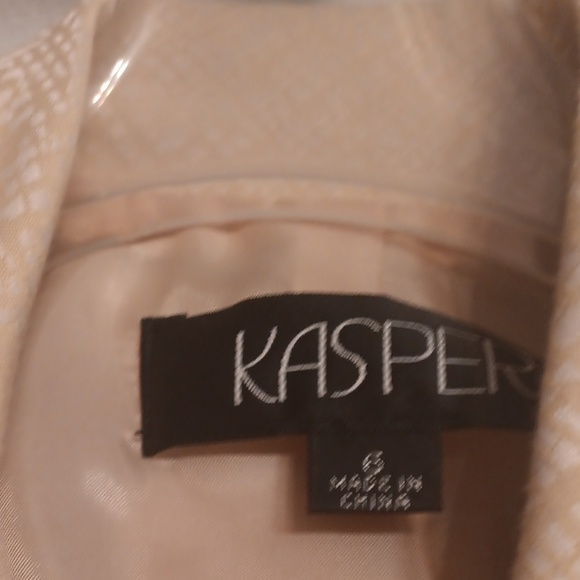 Kasper Elegant Cream Blazer and Skirt Set Size 6 - Picture 4 of 9